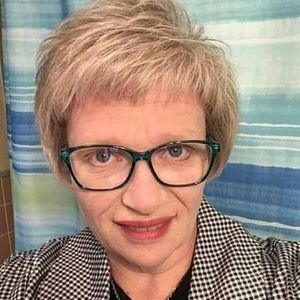 Meet your Posher, Deana